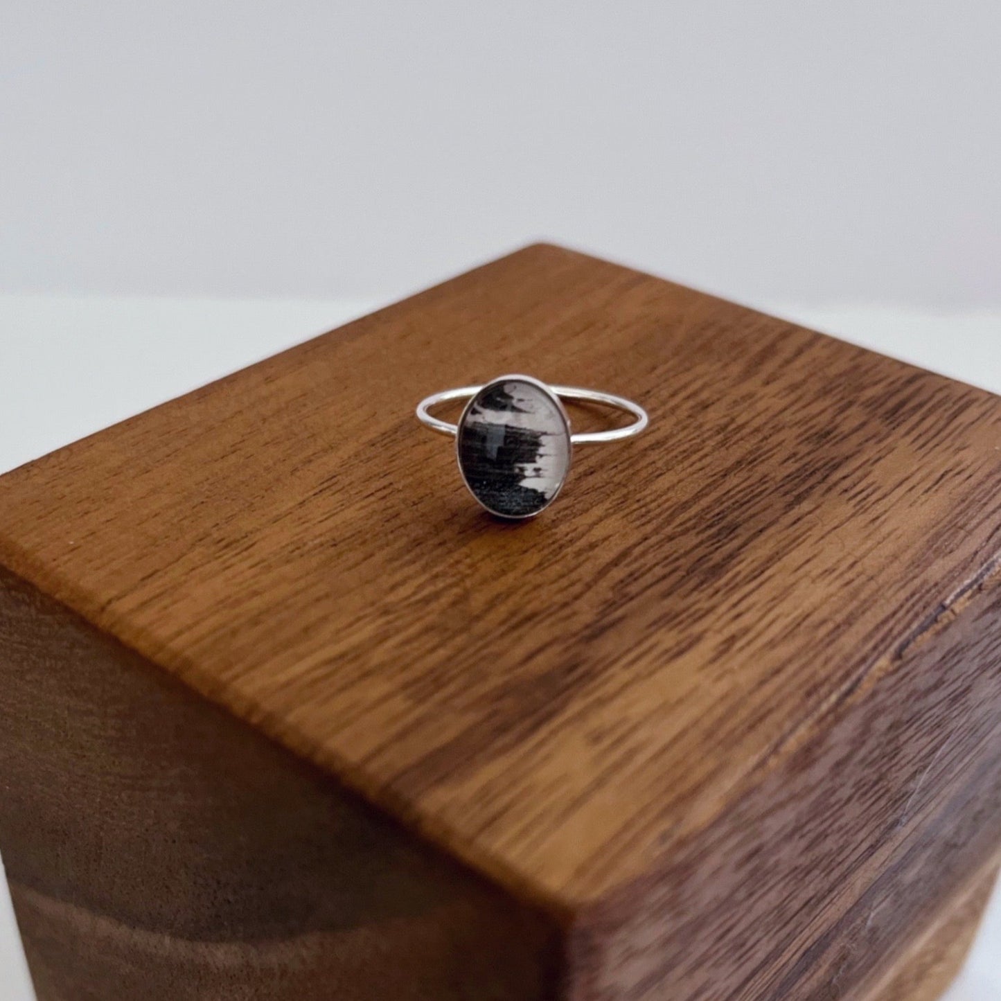 Oval Mini Ring Size 6